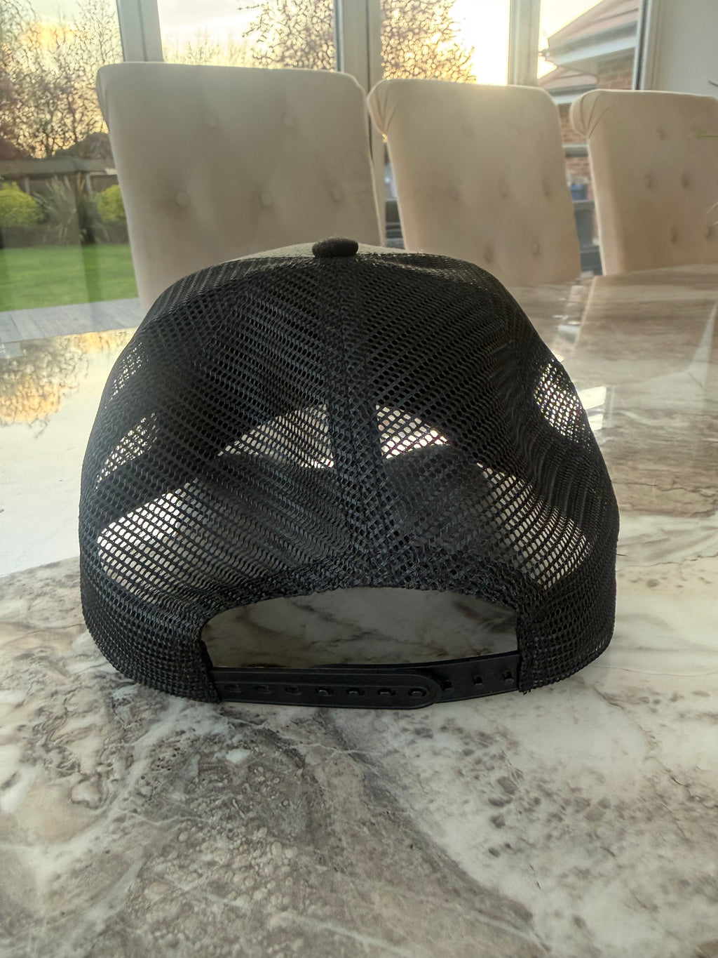 BLACK/GREY TRUCKER HAT